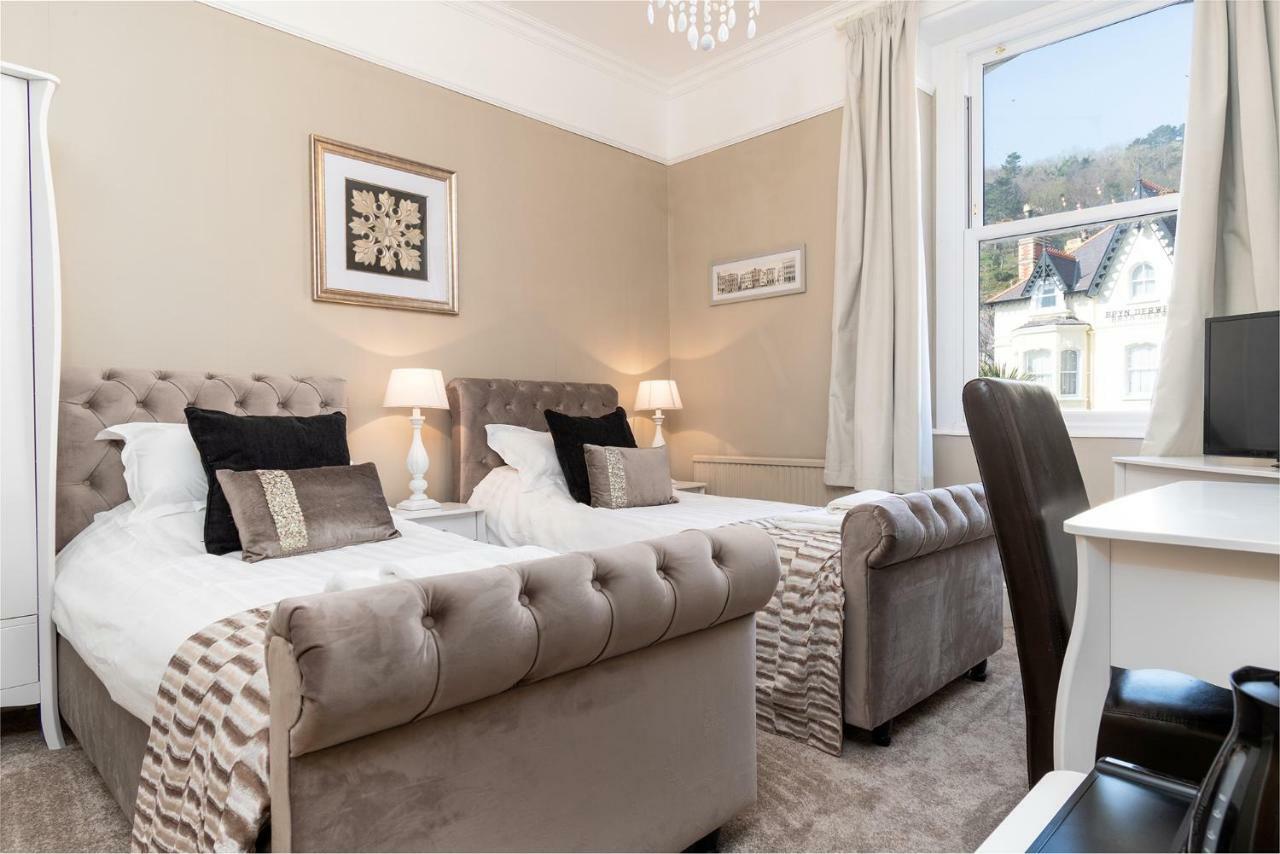 Lansdowne House With Private Car Park Otel Llandudno Dış mekan fotoğraf